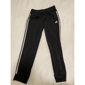 Adidas sweatpants- run small